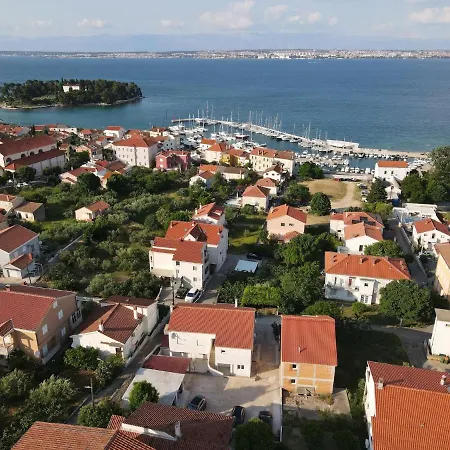 Apartment Nearby Beach, Mariane 95 Preko