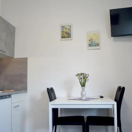 Apartment Nearby Beach, Mariane 95 *