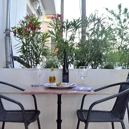 Apartment Nearby Beach, Mariane 95 *